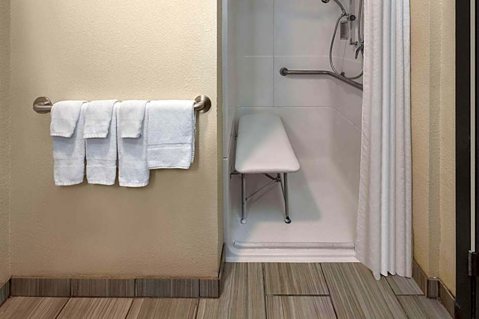 Super 8 by Wyndham Copley Akron