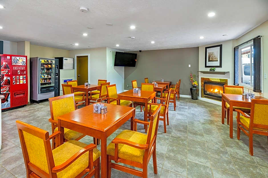 Econo Lodge  Inn & Suites