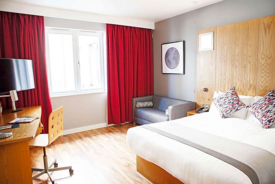 Photo 1 of 6 of Double Room