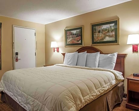 1 Queen Bed, Nonsmoking