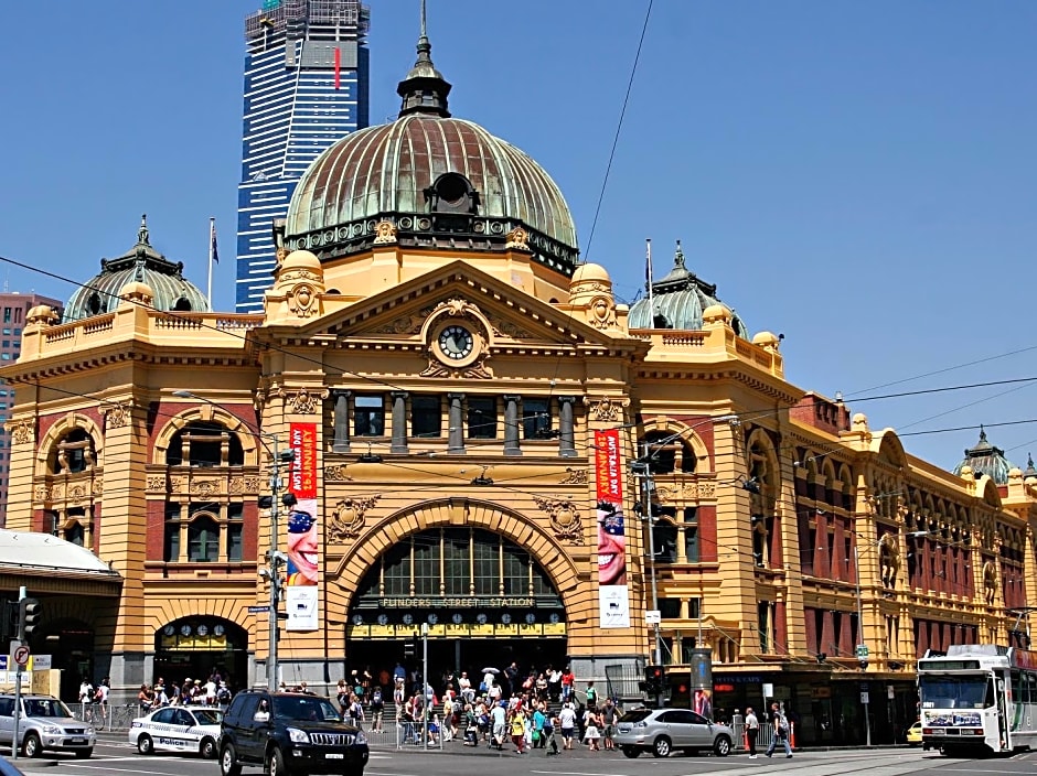 Nova Stargate Apartment Hotel