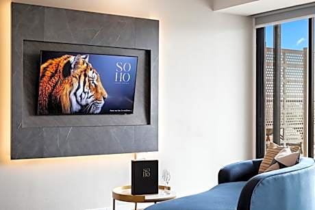 Suite with Hot Tub