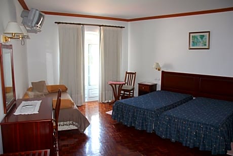 Twin Room with Extra Bed (3 Adults)