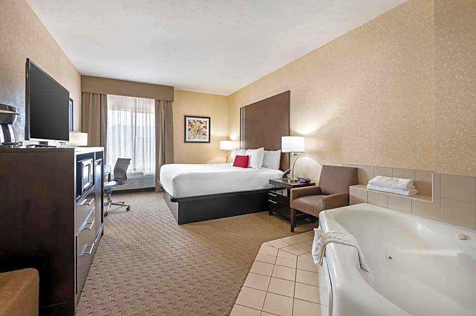 Best Western Plus Howe Inn