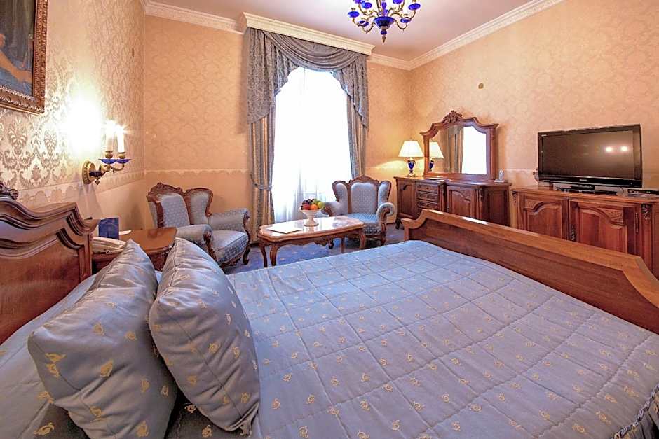 Grand Hotel London