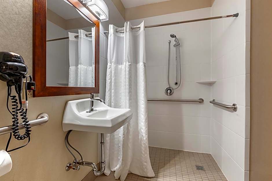 Comfort Inn & Suites Geneva- West Chicago