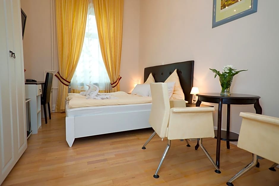 Hotel Am Schloss Biebrich