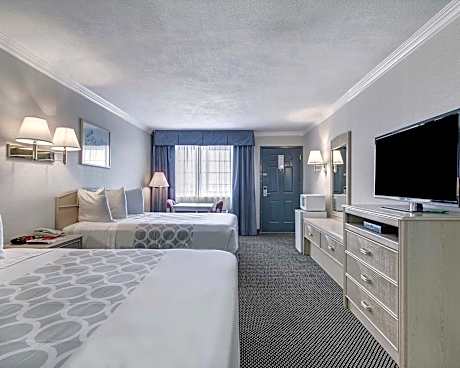 2 Double Beds Nonsmoking