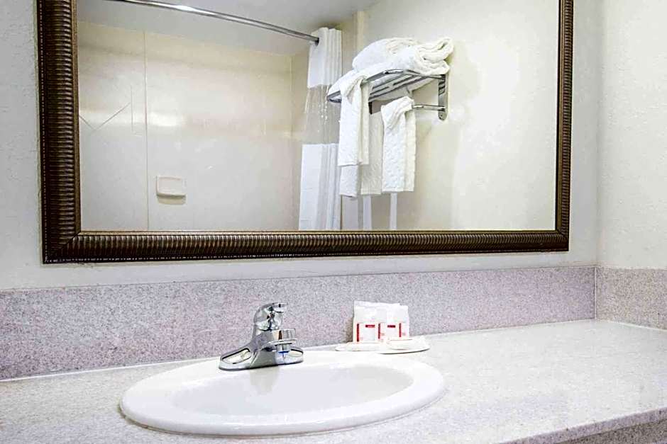 Ramada by Wyndham Enid