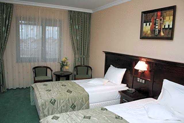 Hotel Rapsodia City Center