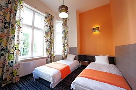 Twin Room with Private Bathroom