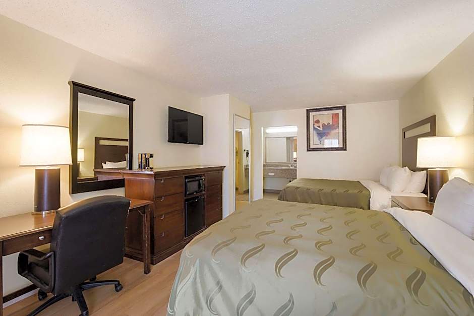 Quality Inn & Suites Conference Center Statesboro Historic District