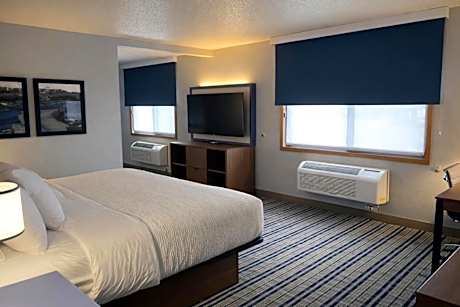 One-Bedroom Deluxe King Suite - Non-Smoking