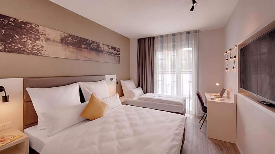 Amper Art Hotel
