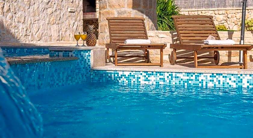 Villa Kirsten with heated pool, jacuzzi and sauna - by TA Leut Agency