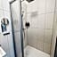 Sissi West