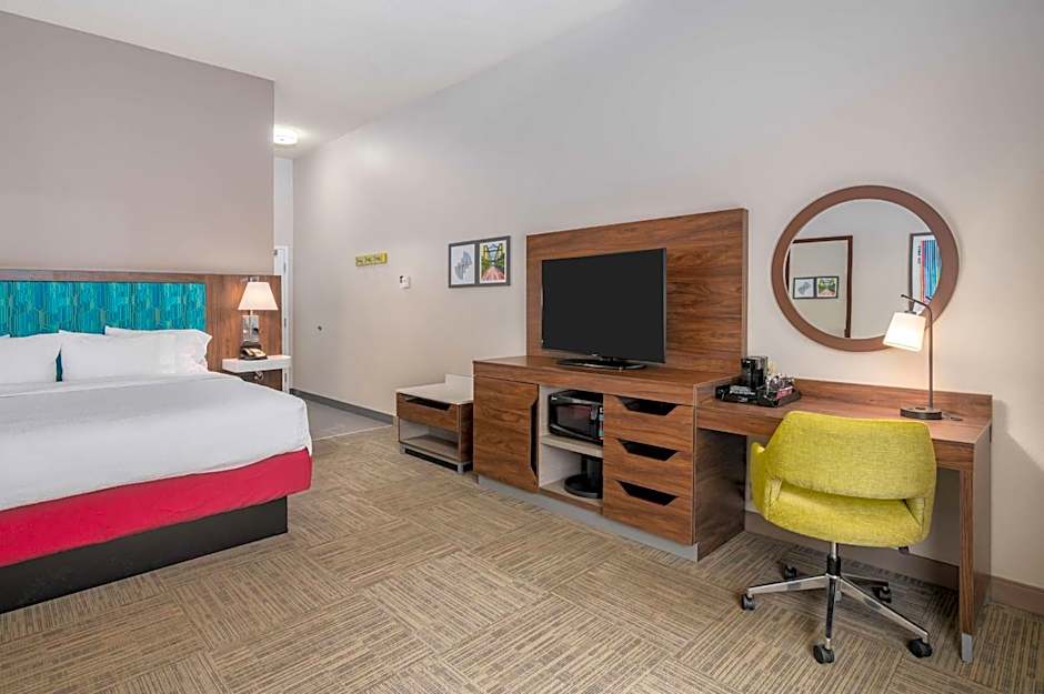 Hampton Inn By Hilton & Suites Manchester