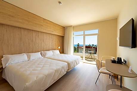 Supreme Room with Sea View (3 Adults)