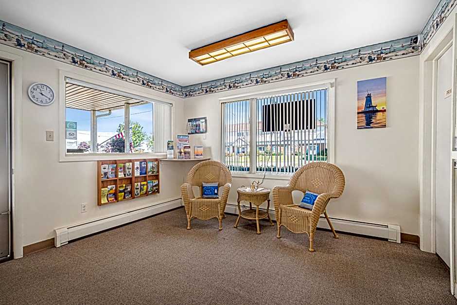 Ludington Pier House