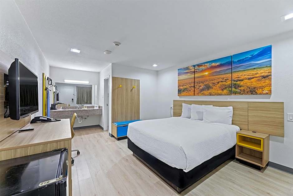 Days Inn by Wyndham McKinney