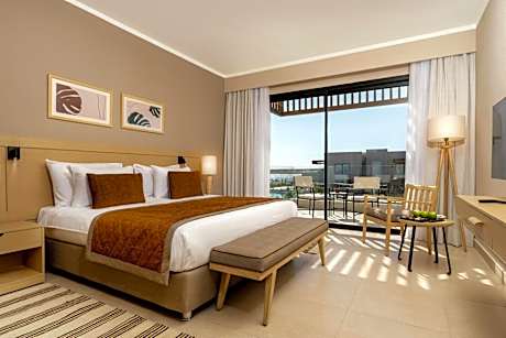 Deluxe Queen Sea View