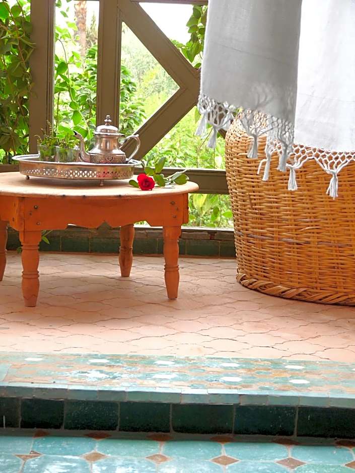 La Vie En Rose - Horses & Dogs House