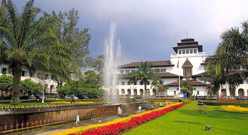 Hotel O Dago Near Bandung Zoo Formerly Chatter Place