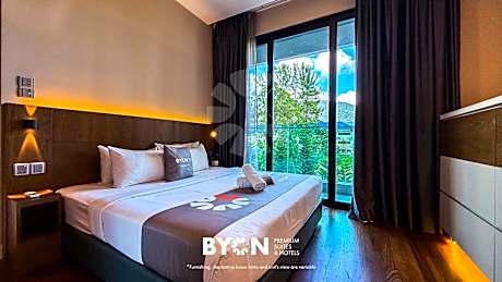 Premium One-Bedroom Suite with Balcony