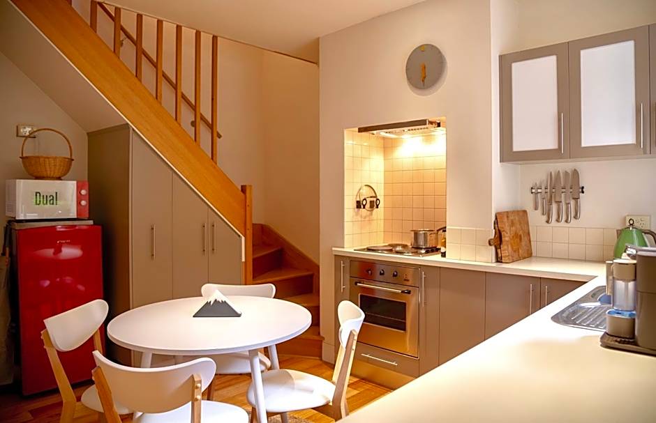 Lotus Gogh Apartment