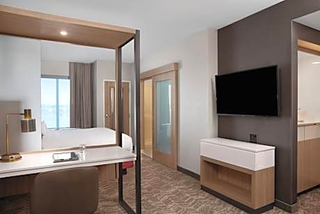 One-Bedroom Family Suite with Kitchen - Mobility Accessible