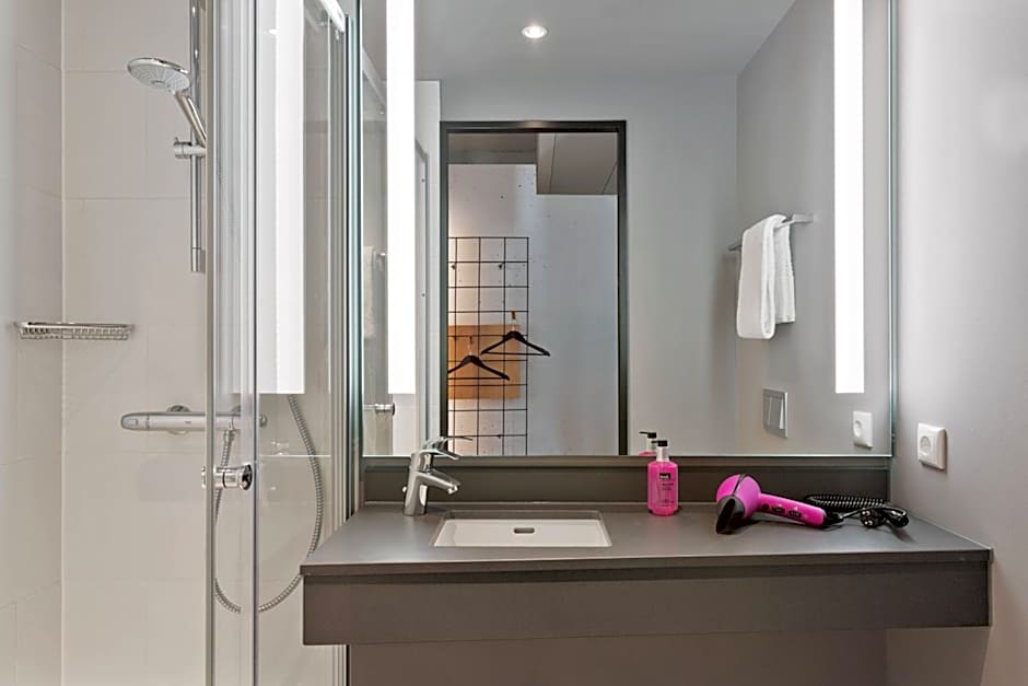 Moxy by Marriott Frankfurt City Center