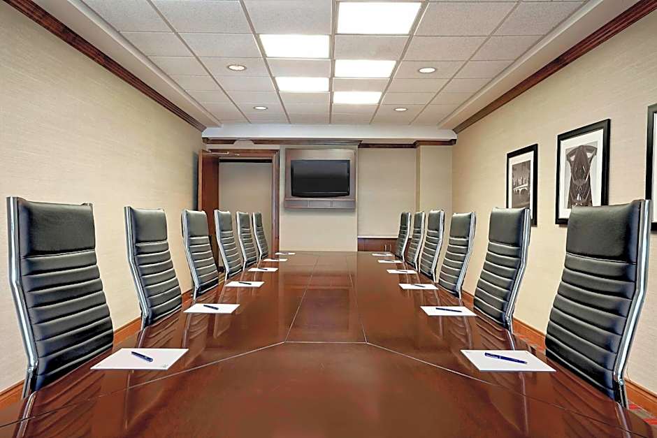 Four Points By Sheraton Calgary Airport