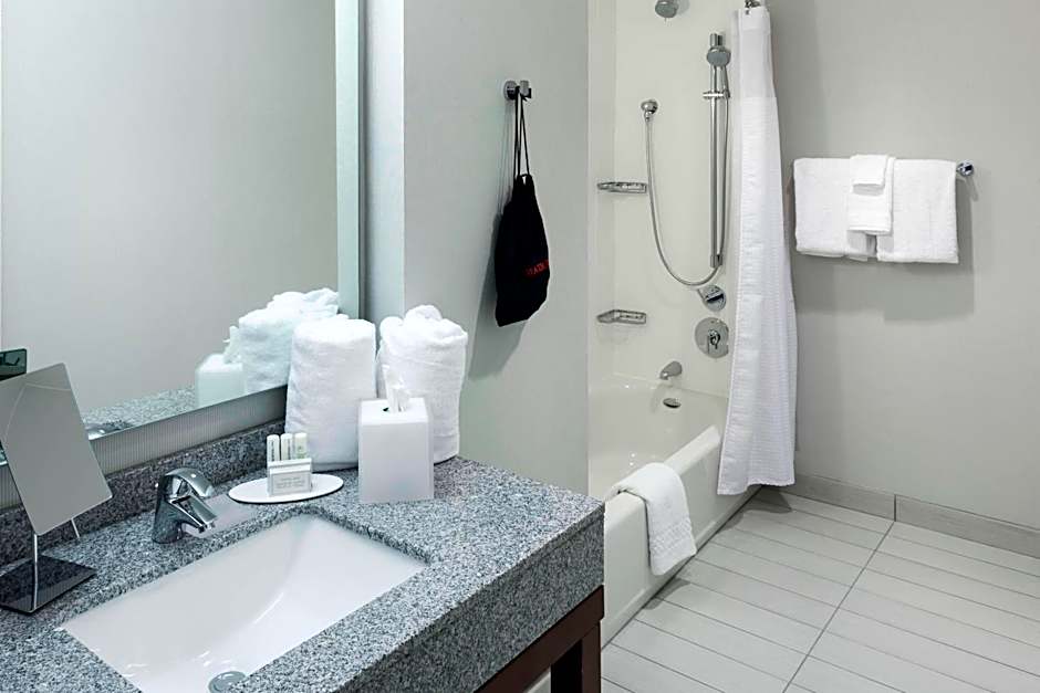 Courtyard by Marriott Richmond Downtown