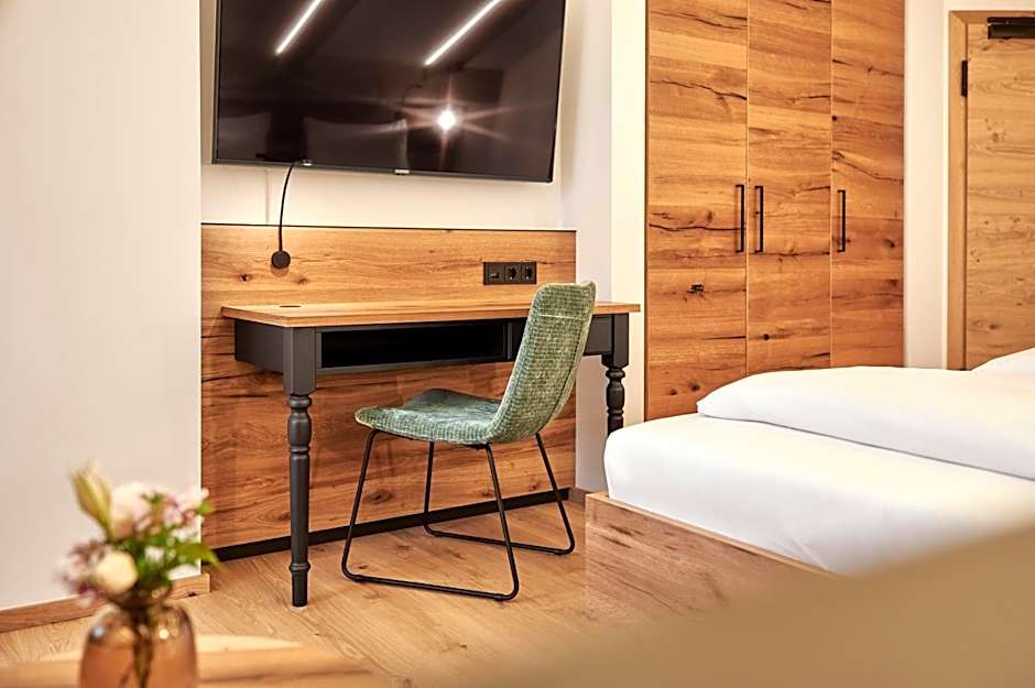 Hotel Auf der Gsteig GmbH