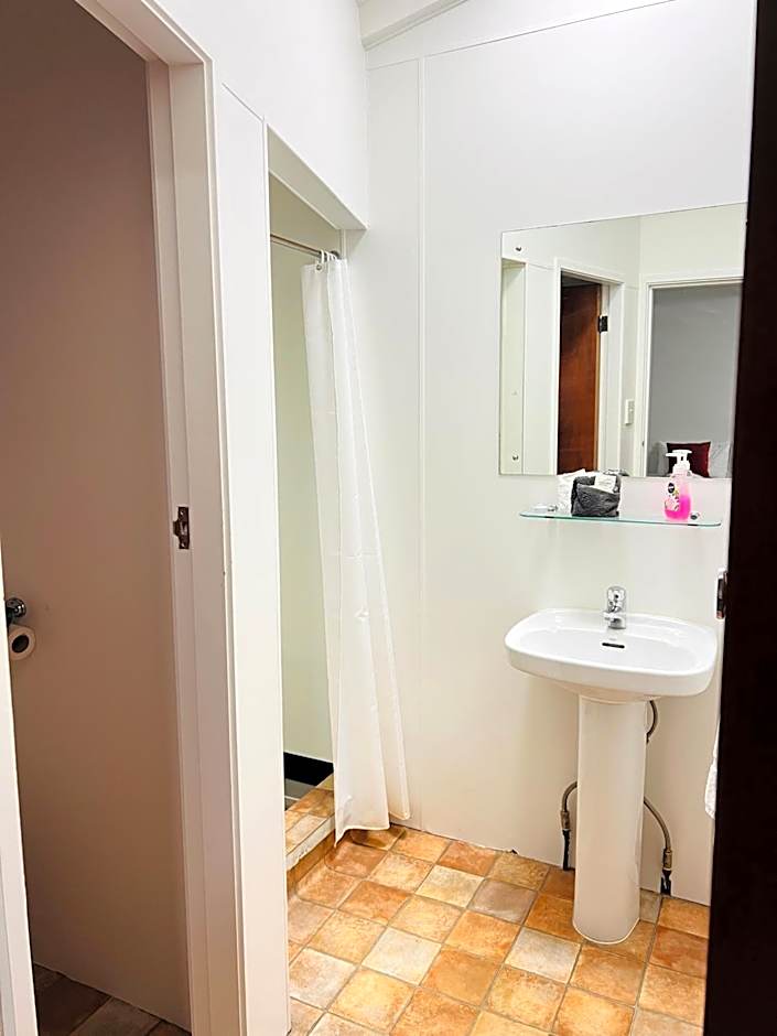 18th Avenue Thermal Motel