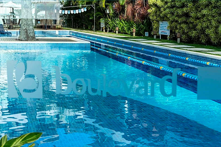 Boulevard 221D - Excelente apartamento em condomínio de luxo no centro de Bombinhas - Piscina - Jacuzzi - Academia - Portaria 24h - (Consultar serviços de roupa de cama e banho)