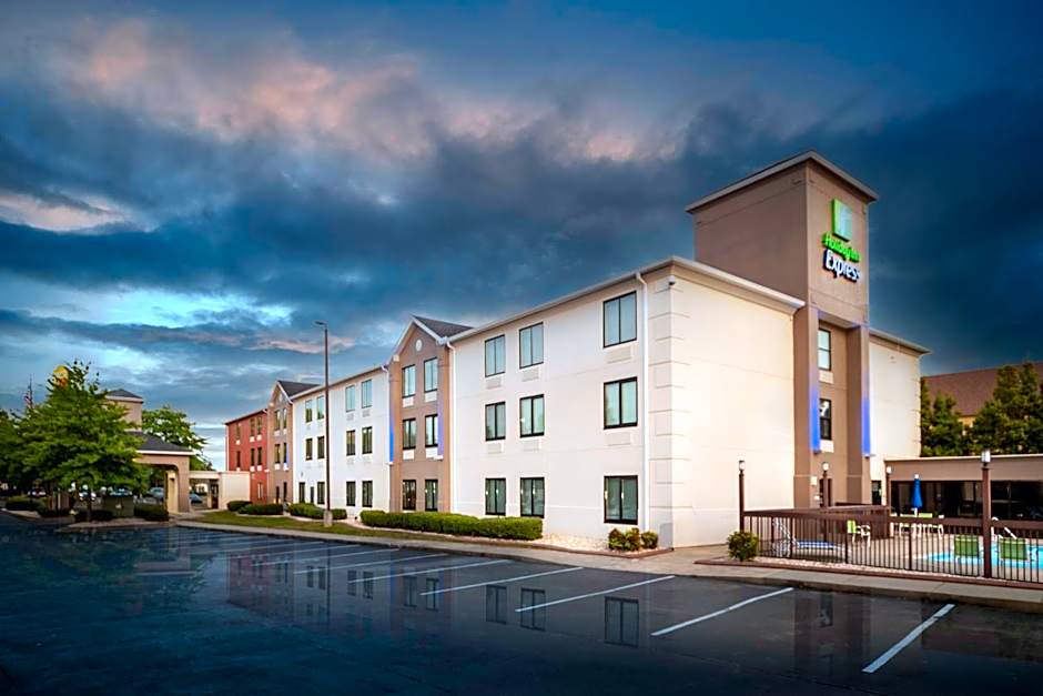 Holiday Inn Express Clayton Southeast Raleigh By IHG