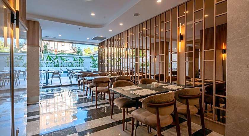 Lara Eyfel Hotel