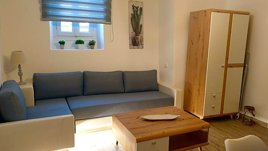 Παραδοσιακό σπίτι εντός της Χώρας της Ίου