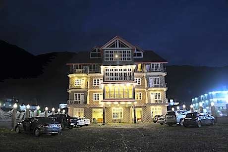 Magnum Hotel and Restaurant
