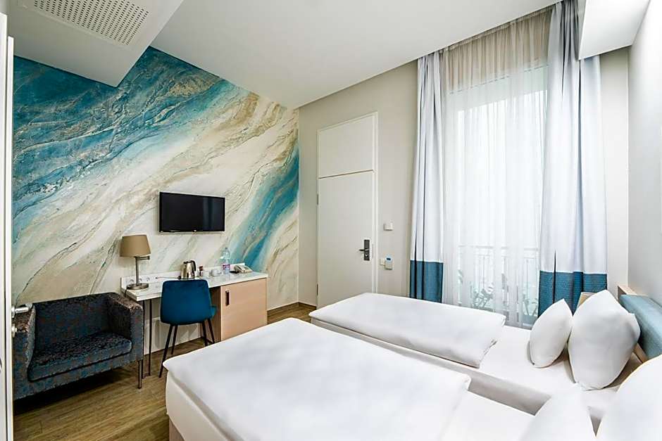 Atrium Fashion Hotel