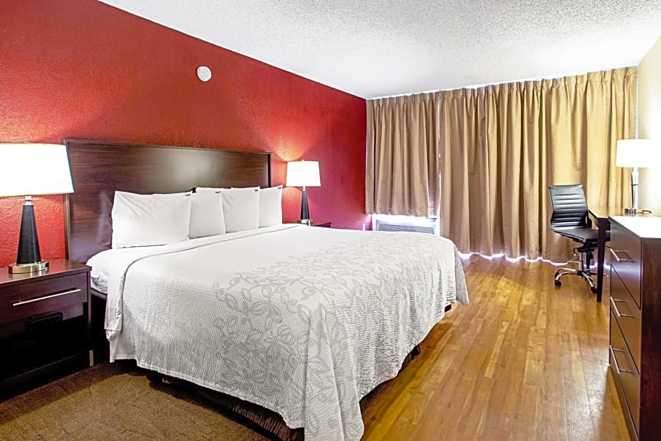 Red Roof Inn PLUS+ Wichita East