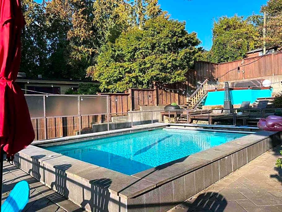The Lions Self Contained Suite, Shared Pool, Hot Tub, Views