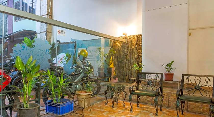 RedDoorz Plus @ Surapati 2