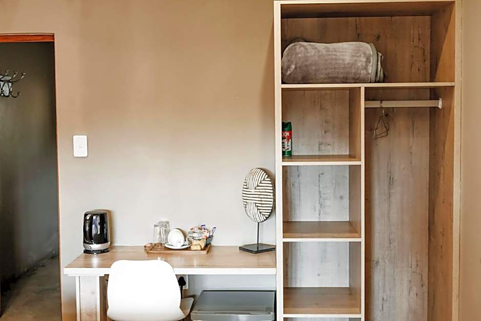 Lighthouse Guesthouse & Cafe