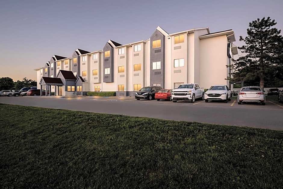 Days Inn by Wyndham near Kansas Speedway
