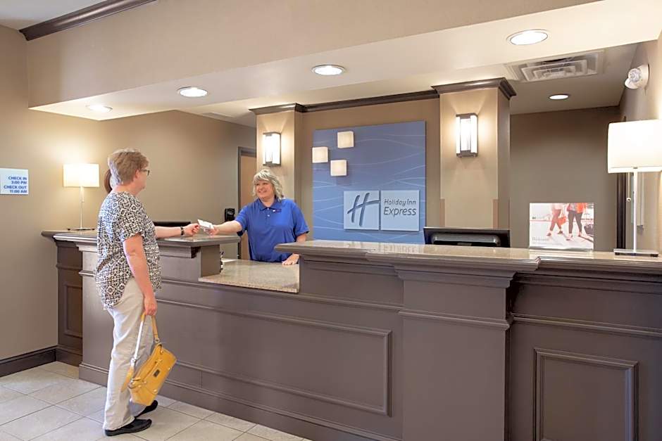 Holiday Inn Express Suites Yankton Hotel By IHG