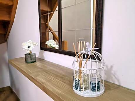 MR House - Self Check-in