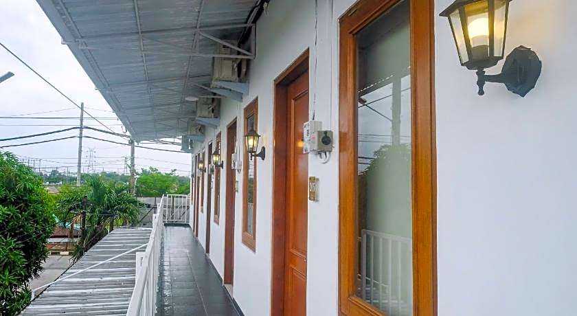 RedDoorz Near Simpang Lima Semarang