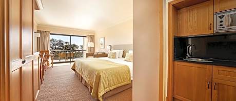 One Bedroom Apartment Single